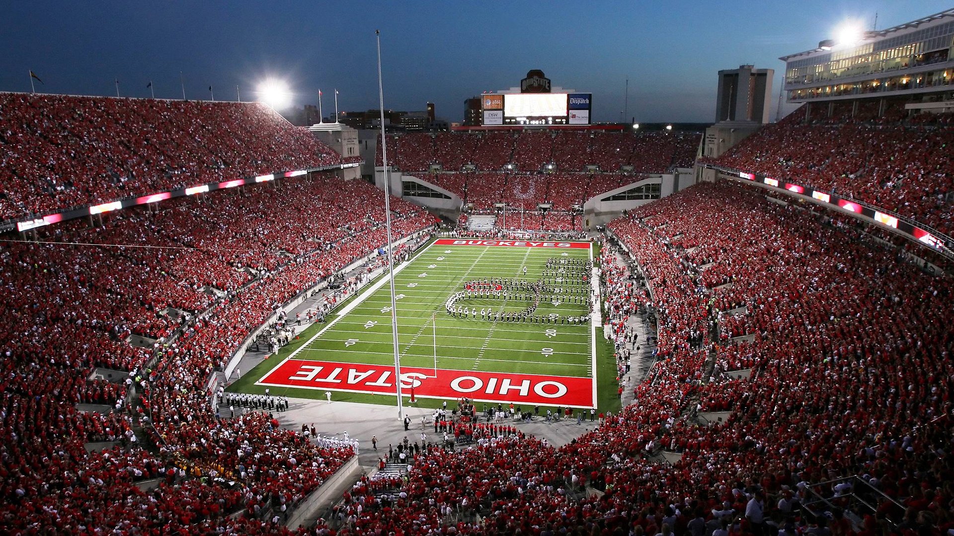 百米飞人巅峰对决 新星闪耀打破十年纪录